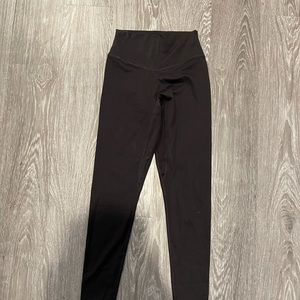 1 pair black cloud balance and 1 pair brown cloud balance leggings
